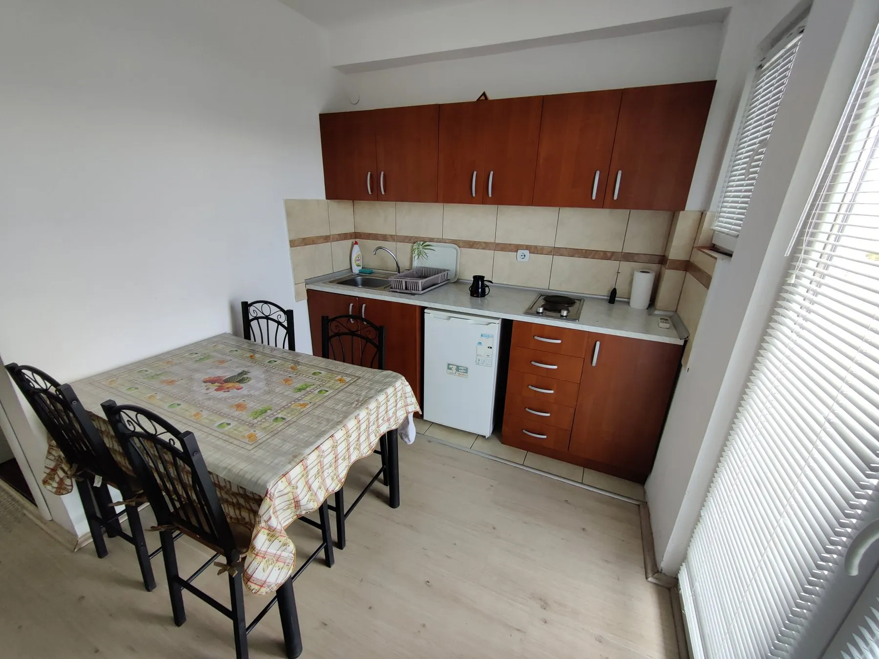 Kitchen and dining area in the Duplex Lake View apartment